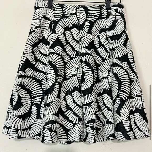 Hunter Bell Kramer Black & White Long Sleeve Cropped Top & Circle Skirt Set SZ S